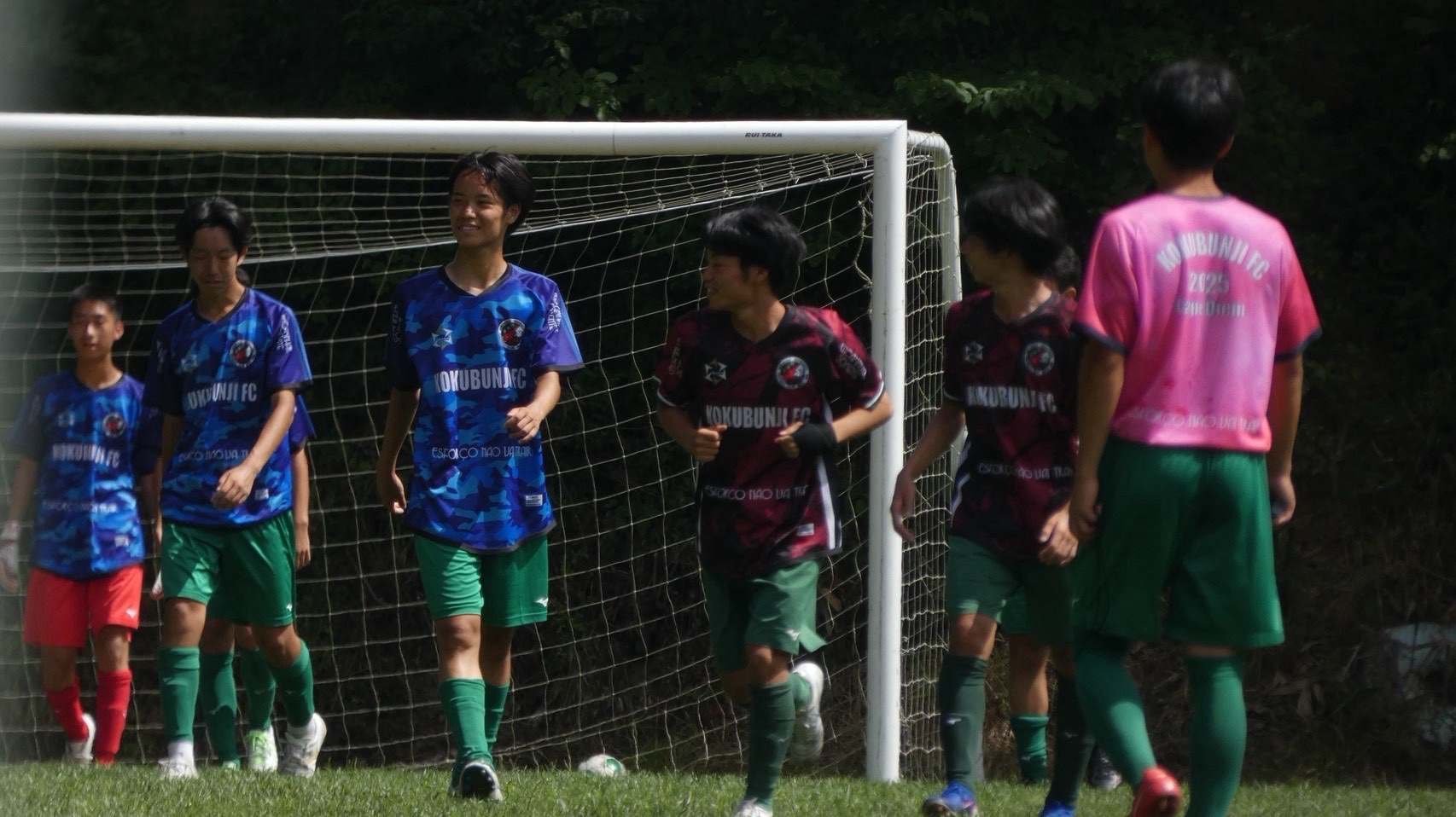 試合中　じみこうき